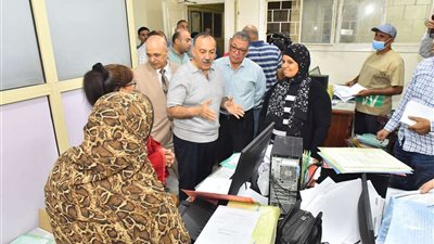 محافظ أسيوط يتفقد سير العمل بالمركز التكنولوجي ويوجه بسرعة الإنتهاء من إجراءات التقنين والتصالح