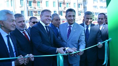 وزير التموين يفتتح سوق اليوم الواحد للمزارعين والمنتجات الغذائية بالإسكندرية