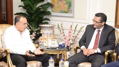 محافظ أسيوط يستقبل وفداً من مجلس النقابة العامة للصحفيين برئاسة خالد البلشي نقيب الصحفيين