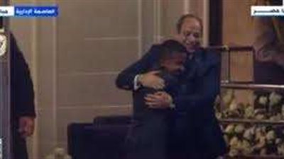 الطفل أنس يُحقق حلمه بلقاء الرئيس السيسي ..خلال احتفالية ذكرى انتصارات أكتوبر