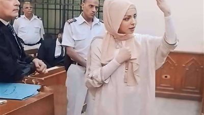 تأجيل محاكمة مضيفة الطيران التونسية المتهمة بإنهاء حياة ابنتها