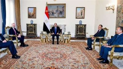 السيسي يؤكد على ضرورة التهدئة ووقف إطلاق النار بغزة ولبنان في لقاء مع رئيس حزب الشعب الأوروبي