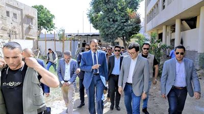 وزير الثقافة ومحافظ سوهاج يتفقدان أعمال تطوير قصر الثقافة