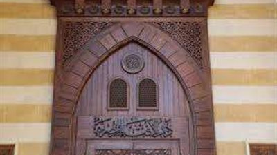 الإفتاء: مسح الوجه باليدين بعد الدعاء مستحب