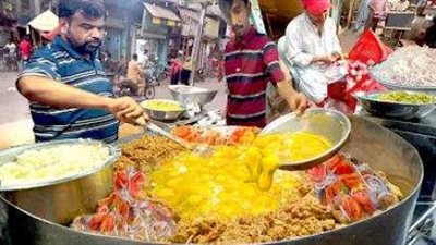 «طفشتم السياح».. الشرطة الهندية تطالب المطاعم بعدم البصق في الطعام