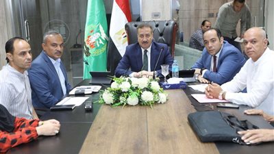 محافظ المنوفية يناقش معدلات الإنجاز بمنظومة المتغيرات المكانية