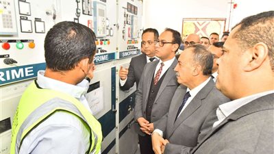 محافظ أسيوط يشهد تشغيل تجريبي للوحة توزيع كهرباء العتامنة بجهد 11 كيلو فولت ضمن مشروعات مبادرة حياة كريمة