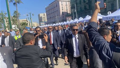 رئيس الوزراء يتفقد مشروع تطوير شارع النبى دانيال بالإسكندرية بعد تطويره