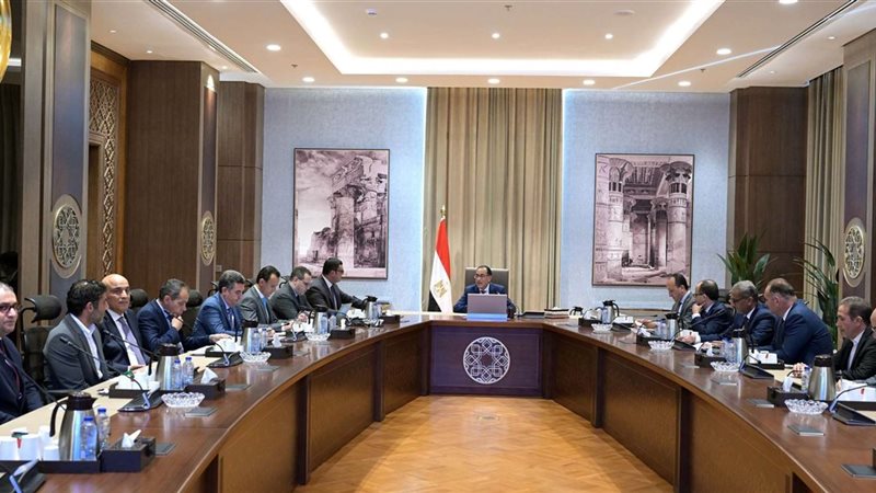 رئيس الوزراء يتابع