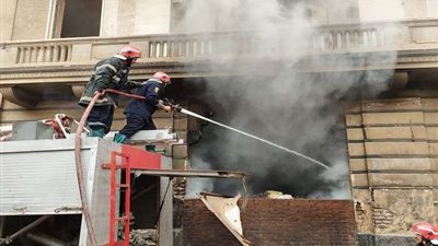 انتداب المعمل الجنائي لمعاينة حريق موقف عبدالمنعم رياض في القاهرة