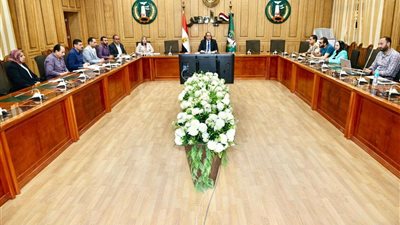 محافظ المنوفية يلتقي مستشار رئيس مجلس الوزراء للمشروعات القومية