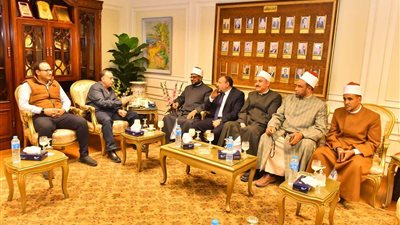 محافظ أسيوط يبحث مع الأمين العام لمجمع البحوث الإسلامية تكثيف العمل الدعوي