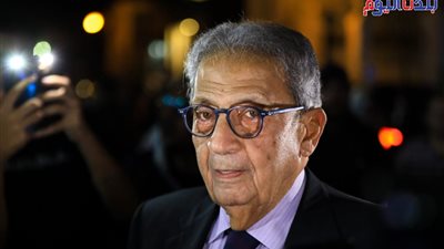 عمرو موسى وجمال وعلاء مبارك أبرز الحضور  بعزاء مصطفى فهمي