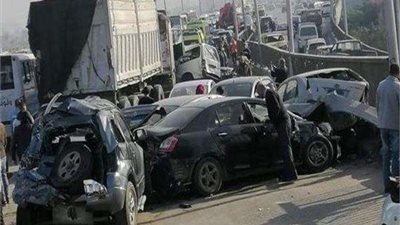 حادث تصادم سيارة ربع نقل واخرى ملاكى  على طريق الدائرى بالقطامية.. بسبب الأمطار