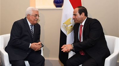 السيسي لـ نظيره الفلسطيني: نعمل على حماية الحق المشروع في إقامة دولة فلسطينية مستقلة