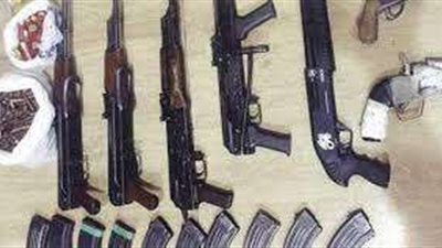 حبس 53 متهماً بتهمة بالإتجار بالاسلحة النارية والذحائر