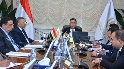 وزير التموين يتابع عبر الفيديو كونفرانس توافر السلع ومراقبة وضبط الأسواق