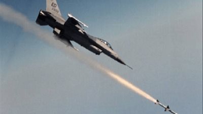 استشهاد 8 أشخاص في غارة إسرائيلية على بعلبك في لبنان