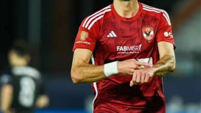 وسام أبو علي يقود هجوم الأهلي ضد زد في الدوري