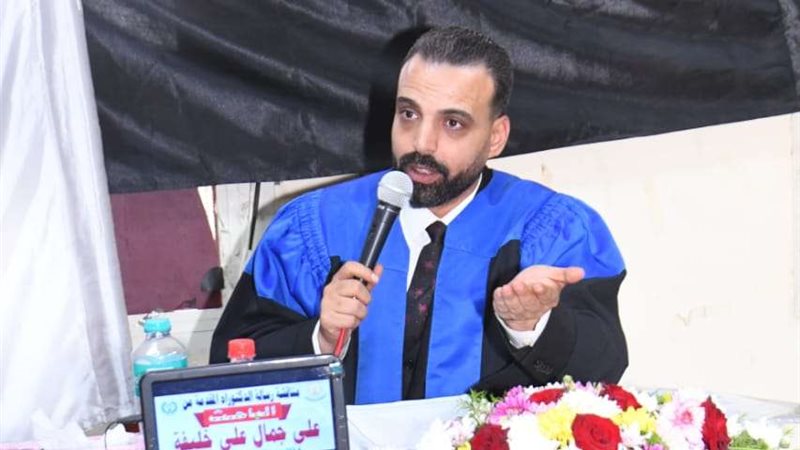 الكاتب الصحفي علي
