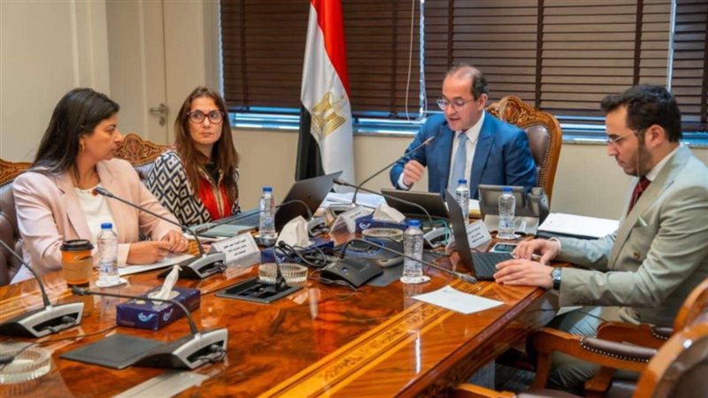 وزير المالية احمد