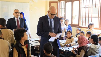 وزير التربية والتعليم يتفقد عدد من المدارس بالقاهرة لمتابعة انتظام سير العام الدراسي