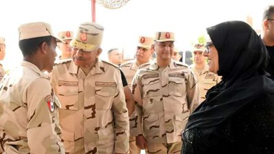 وزير الدفاع يتفقد عدداً من مراكز تدريب إعداد وتأهيل المجندين بالقوات المسلحة