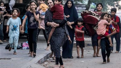 الاحتلال الإسرائيلى يستهدف خيم النازحين وسط قطاع غزة