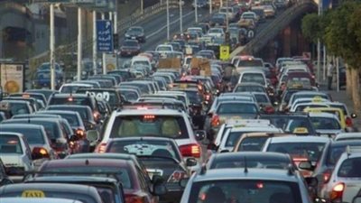 النشرة المرورية.. تباطؤ بحركة سير السيارات بشوارع القاهرة والجيزة