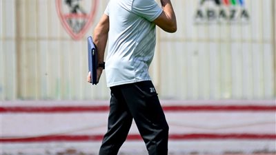 جلسة جوميز وجهازه المعاون.. كواليس مران الزمالك استعدادًا لودية النصر الليبي