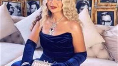 بفستان مفتوح.. بوسي شلبي تستعد لحفل افتتاح مهرجان القاهرة السينمائي