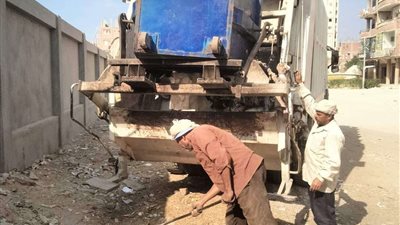 متابعة أعمال النظافة اليومية بمركز بدر