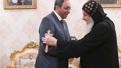 محافظ قنا يهنئ الأقباط بمناسبة ميلاد الشهيد مارجرجس | صور