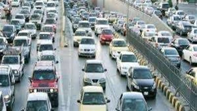 النشرة المرورية.. كثافة متحركة بحركة سير السيارات بالقاهرة والجيزة