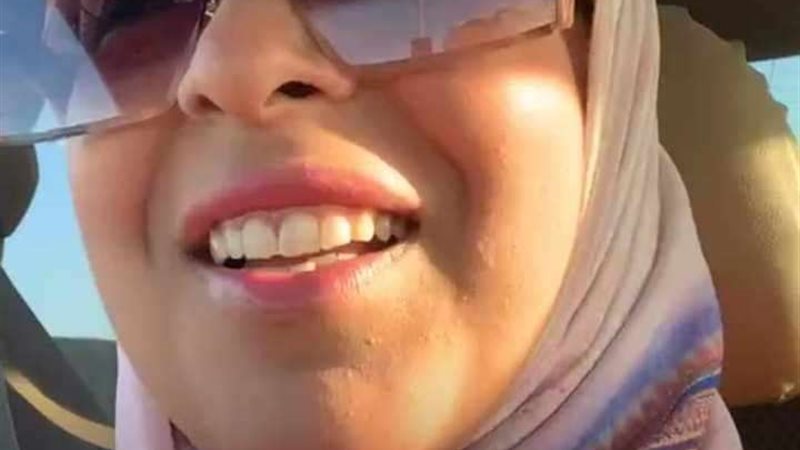 الطبيبة