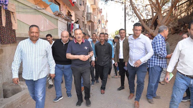 محافظ أسيوط خلال