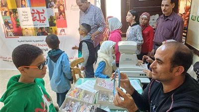 جامعة بنها تنظم قافلة طبية متخصصة في أمراض العيون بالخصوص