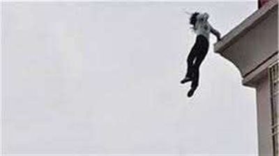 سقطت من الطابق الخامس.. التحقيق في واقعة مصرع طالبة جامعية في ظروف غامضة بالمنوفية