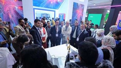 إقبال كبير من المهندسين والمصنعين المصريين والعرب على جناح نقابة المهندسين لليوم الرابع لدعم المبتكرين