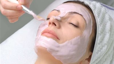 أفضل طرق العناية بالبشرة في الشتاء.. نصائح لحمايتها من الجفاف والتشقق