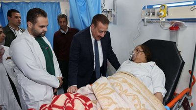 تفاصيل حادث انقلاب سيارة ميكروباص بترعة القاصد بالمنوفية ( صور )