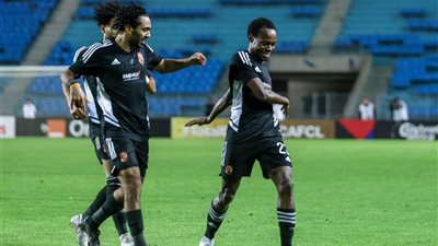 بيرسي تاو بقائمة الأهلي أمام الاتحاد السكندري في الدوري المصري