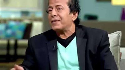 رحيل نجم المونولوج عادل الفار.. صدمة الفن المصري في فقدان فنان موهوب
