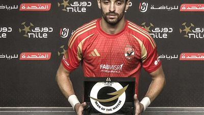 طاهر محمد طاهر يغيب عن مباراة الأهلي المقبلة في الدوري