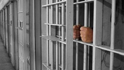 «نجوم خلف القضبان».. مشاهير تحولت حياتهم من عالم الشهرة إلى السجون