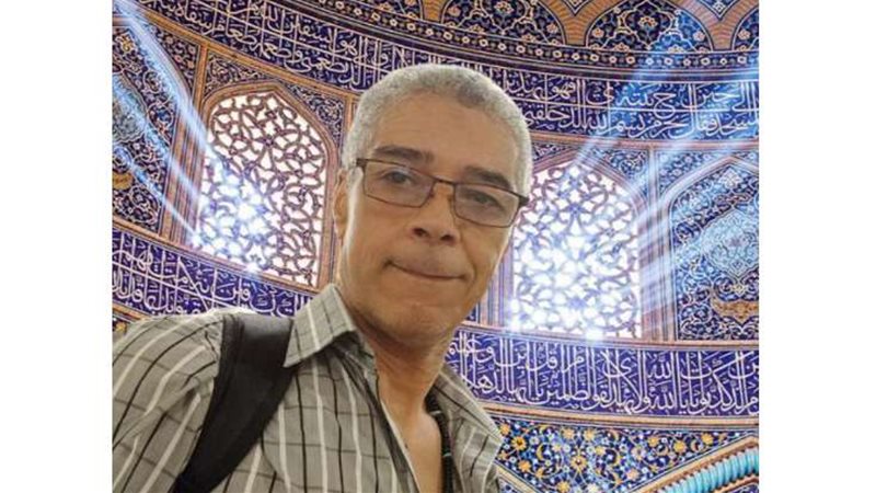 عاطف صبيح الكاتب