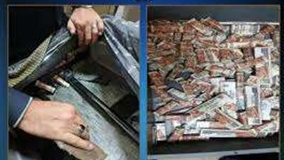 ضبط مهربين خلال رحلتهم الجوية بمبلغ مالي مخبأ داخل حقيبتهم