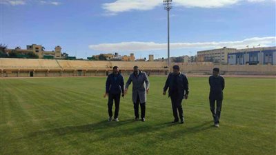 مدير الشباب والرياضة يتفقد المنشآت الرياضية باستاد العريش
