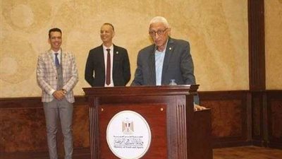 مجاور يلقي محاضرتين عن التهديدات التى تتعرض لها مصر لمتدربي أكاديمية ناصر