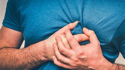 السكتة القلبية.. أستاذ أمراض القلب يكشف الأسباب الخفية وأهم طرق الإنقاذ السريع